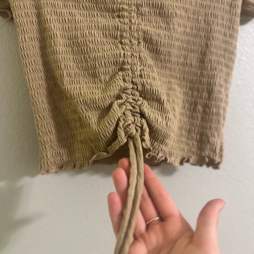 🐣Altar’d State Beige Ruched Eyelet Crop Top - Picture 6 of 9